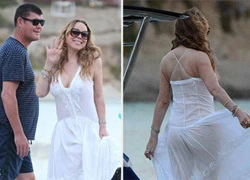 Mariah Carey 'thả rông' vòng ba khi đi chơi với người tình tỷ phú