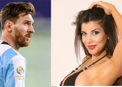 Messi trở lại ĐTQG, được người đẹp mời "lên giường"