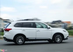 Mitsubishi Outlander: Nhiều trang bị, chở được 7 người