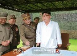 Ông Kim Jong-un cảnh báo có thể tấn công hạt nhân &#8220;mọi lúc&#8221;