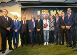 Raul giải thích lý do xuất hiện tại văn phòng Barca