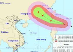Siêu bão có sức gió giật cấp 17 đang tiến gần Biển Đông
