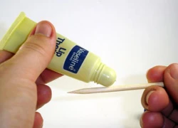 1001 mẹo làm đẹp chỉ với vaseline, nếu là con gái mà không biết thì phí cả đời