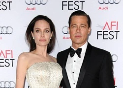 Brad Pitt khóc lóc mỗi ngày kể từ khi Angelina Jolie đệ đơn ly hôn