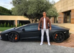 Cộng đồng mạng troll Ronaldo đi chợ bằng siêu xe