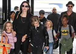 FBI phỏng vấn Angelina Jolie và các con về vụ xô xát của Brad Pitt trên máy bay