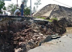 Giao thông Hải Phòng Thái Bình tê liệt vì sạt đường