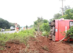 Hai xe khách tông nhau, 15 người bị thương