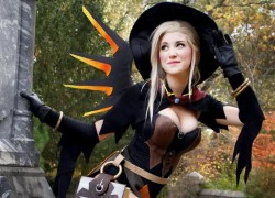 "Hâm nóng" lễ hội Halloween với tác phẩm Cosplay Mercy phù thủy trong Overwatch