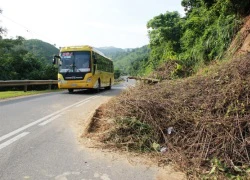 Hàng chục điểm sạt lở trên quốc lộ "chờ" gây tai nạn