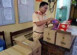 Hơn 1.000 quả pháo trên xe khách