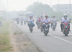 Khói rơm rạ bao phủ vùng ven Hà Nội