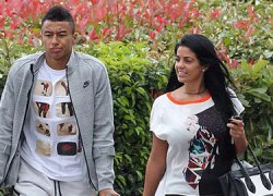 Lingard bạc tình và chia tay đòi quà