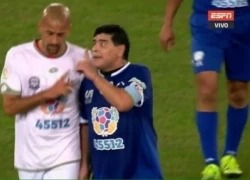 Maradona suýt đánh nhau với đồng hương ngay trên sân bóng từ thiện