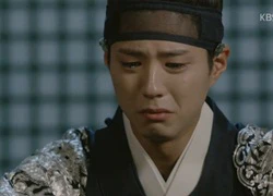 &#8220;Mây họa ánh trăng&#8221;: &#8220;Thái tử&#8221; Park Bo Gum nghi ngờ bị Kim Yoo Jung lừa dối