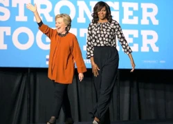 Michelle Obama cùng xuất hiện, gọi bà Clinton là 'cô gái của tôi'