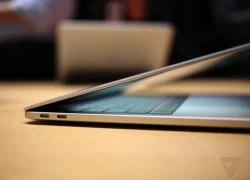 Nếu dùng MacBook Pro, tốn thêm bao nhiêu tiền mua dây kết nối mở rộng?