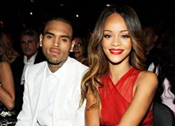 'Người tình bạo lực' Chris Brown quyết tâm theo đuổi Rihanna sau khi biết tin cô độc thân