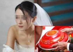 Nhà trai chê con dâu ngực lép nên chỉ mang sang 1 tráp cưới, cô dâu đã hất đổ cả mâm cỗ...