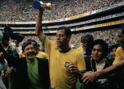 Pele sốc khi đội trưởng Brazil 1970 qua đời vì đau tim