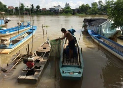 Qua sông sửa chữa xe đạp, 2 học sinh chết đuối thương tâm