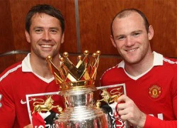 Rooney bị Owen bóc mẽ trên Twitter