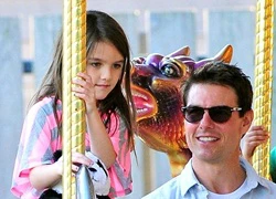 Tom Cruise gặp lại con gái Suri sau nhiều năm