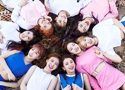 TWICE càn quét các bảng xếp hạng với ca khúc mới