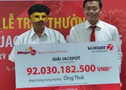 Vụ trúng thưởng 92 tỷ đồng: Người đàn ông ở Trà Vinh "rưng rưng" nhận tiền