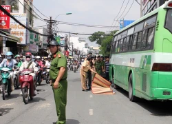 Xe buýt tông chết người phụ nữ khuyết tật ở TP HCM