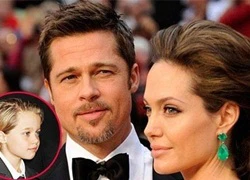 Angelina Jolie đích thân gọi điện cho Brad Pitt mời anh cùng đón lễ Tạ Ơn