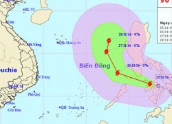 Bão Tokage gần biển Đông