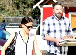 Ben Affleck và Jennifer Garner hoãn ly hôn vì chuyện bầu bí?