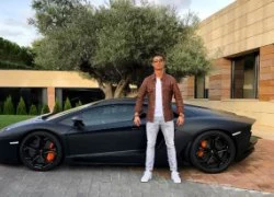 C. Ronaldo lập hai kỷ lục về thu nhập của làng thể thao