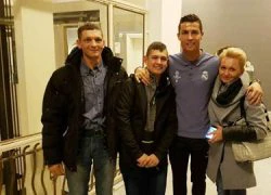 CR7 gặp lại fan "trở về từ hôn mê"