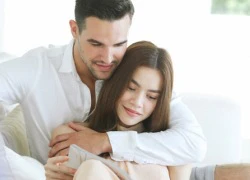 Hà Hồ diễn cảnh lả lơi gợi cảm trong vòng tay trai Tây