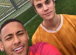 Justin Bieber bất ngờ xuất hiện trong buổi tập của Barcelona