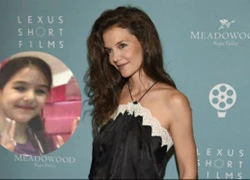 Katie Holmes đăng ảnh Suri cùng thông điệp đầy ý nghĩa