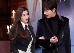 Lee Min Ho - Jun Ji Hyun sải bước như hoàng tử - công chúa trong họp báo