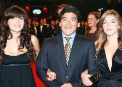 Maradona lên Facebook chửi... con