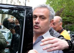 Mourinho đã chửi mắng tất cả, trừ bản thân