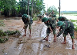 Mưa lũ ở miền Trung: Hàng nghìn hộ vẫn "ngâm" nước lụt