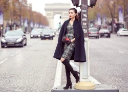 Nữ hoàng sắc đẹp sành điệu trên đường phố Paris