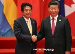 Shinzo Abe-Tập Cận Bình làm cả thế giới ngỡ ngàng với màn &#8220;tay bắt mặt mừng&#8221; ngoài dự kiến