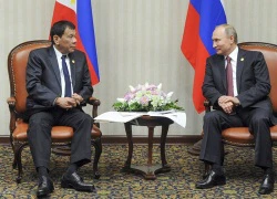 Tổng thống Duterte gặp &#8220;thần tượng&#8221; Putin