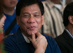 Tổng thống Duterte thừa nhận vỗ mông nữ cảnh sát