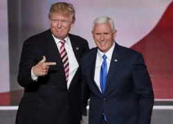 Trump chỉ trích dàn diễn viên 'thô lỗ' với phó tướng Pence