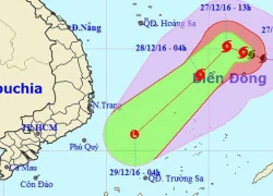 Bão số 10 đang "quần thảo" trên Biển Đông