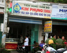 Bịt mặt, nổ súng cướp tiệm vàng rúng động Tây Ninh