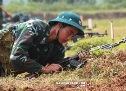 Canh lợn rừng, dùng AK-47 bắn rơi máy bay ném bom của Mỹ Chuyện chỉ có ở Việt Nam!